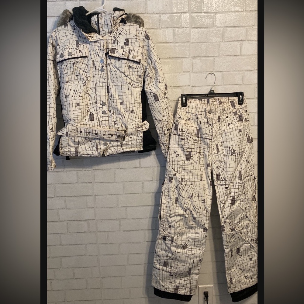 Body Glove Snow Jacket And Pants
